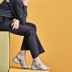 Yuul Yie NEW UNWORN Buckle Sandal with box